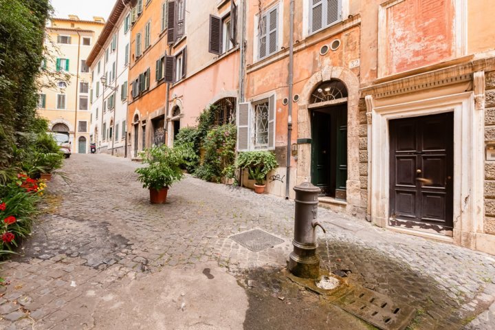 Casa vacanze Monti Roma vicolo storico affitto breve